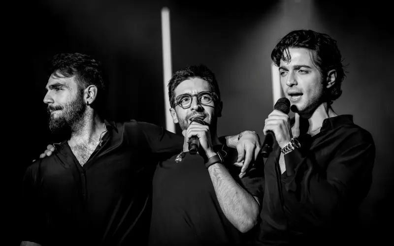 Гласовете на двамата тенори и баритона от Il Volo се съчетават по прекрасен начин.