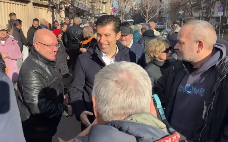 Кирил Петков бе посрещнат пред сградата на СГП на ул. Черковна от симпатизанти на ПП, които протестират срещу повдигането на обвинение срещу него