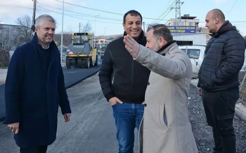 Много радост и забава има тия дни в община Варна (кметът - най-вляво).