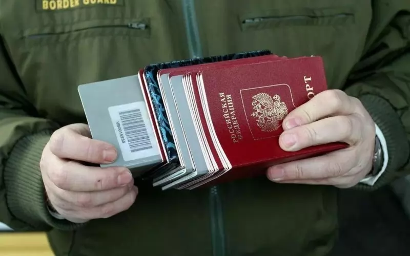 Ако бъде подписана от президента, мярката ще засегне 80 000 руски граждани, живеещи в Естония. 