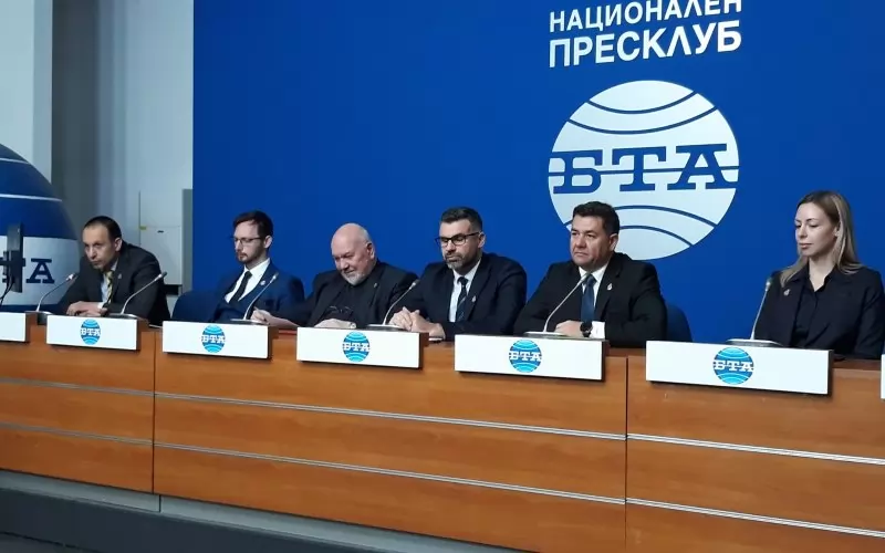 Формацията припознава възгледите на държавния глава за войната в Украйна.
