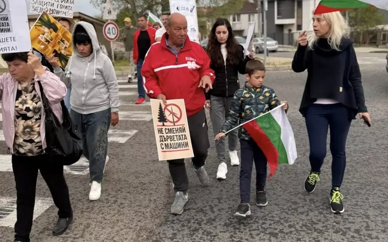 Хората от Приселци, община Аврен, протестираха всяка седмица по три пъти, пресичайки пътя Варна - Бургас в определен часови интервал.