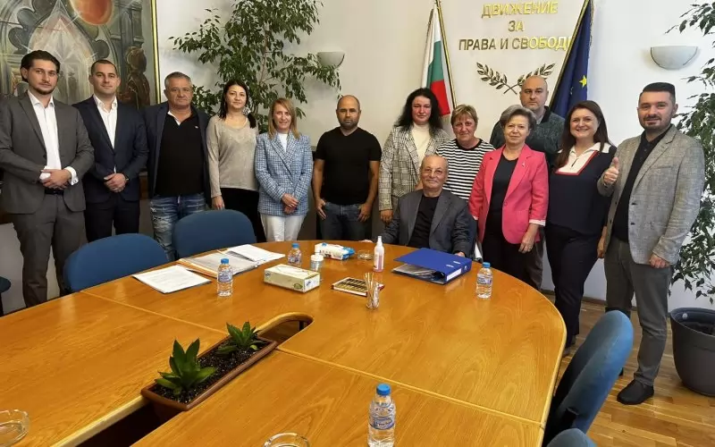 Лагерът на Ахмед Доган все повече изтънява.