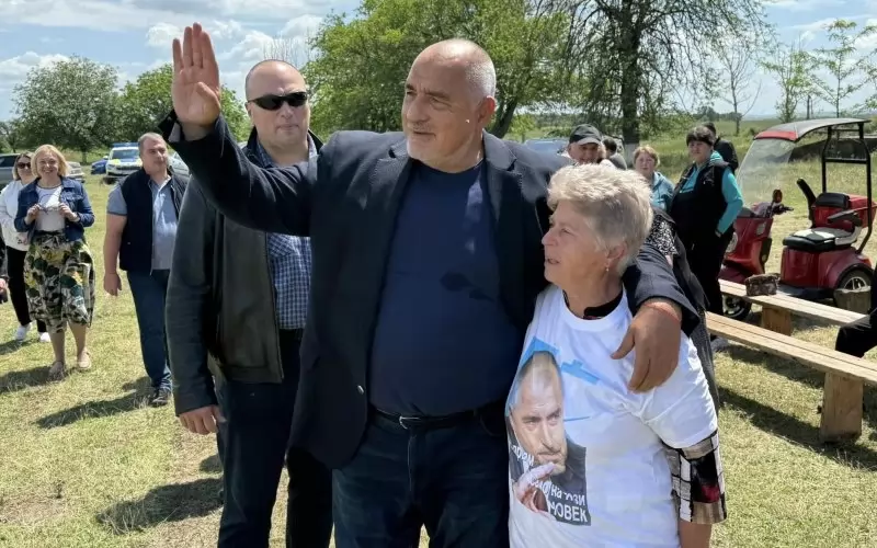 Водачът на ГЕРБ залага и на това, че с времето гражданският гняв, избухнал на протестите, ще се охлади.