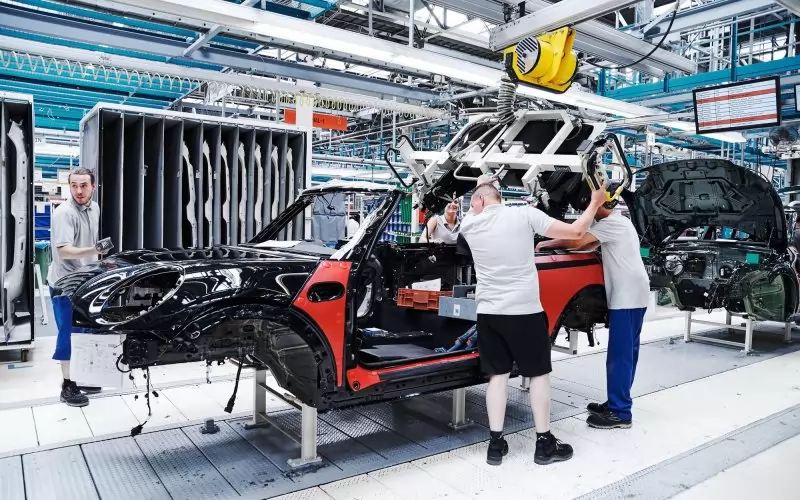 Европейската автомобилна индустрия пострада от ограниченията, които Китай въведе за редкоземните метали. Пекин е готов на "реверанси", но срещу ответни отстъпки за китайските електромобили. 