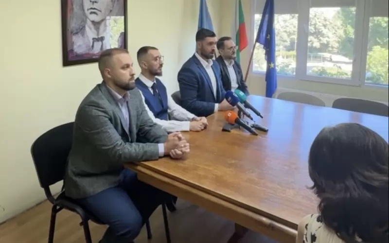 Ивайло Кукурин и Георги Тодоров дадоха пресконференция заедно с общинските съветници Димитър Шалъфов и Драгомир Иванов.
