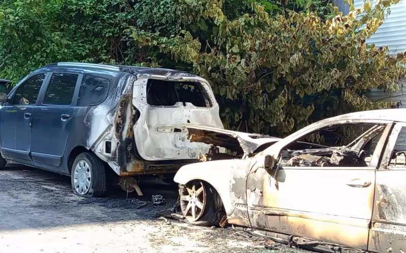Два от изгорелите автомобила