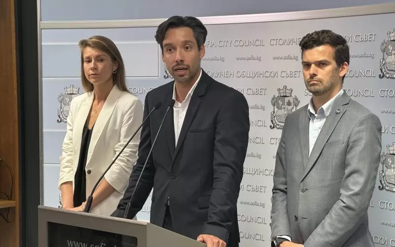 Докладът за сливане на дружествата вече е внесен в деловодството на СОС. 