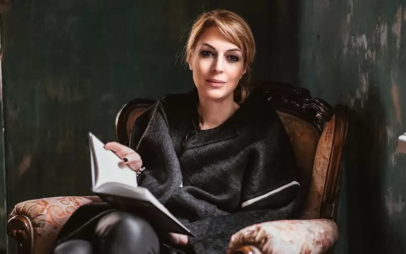 Драматургът Яна Борисова е създател на поредицата "За любовта..." и вдъхновител на благотворителната кауза в името на ветераните на изкуството.