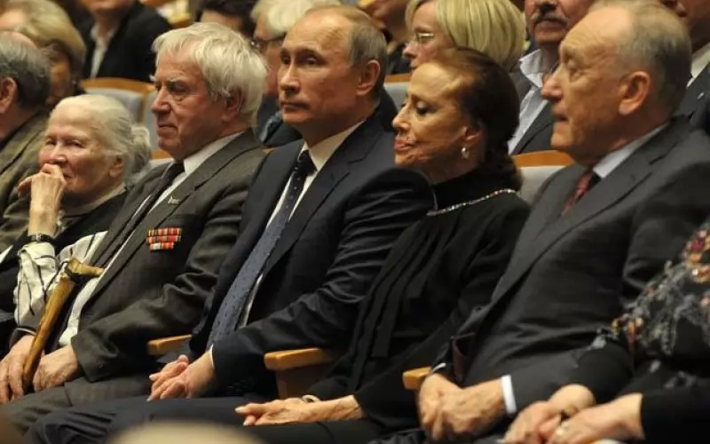 Родион Шчедрин (вдясно) със съпругата си Мая Плисецка и Владимир Путин в Мариинския театър, 2013 г.