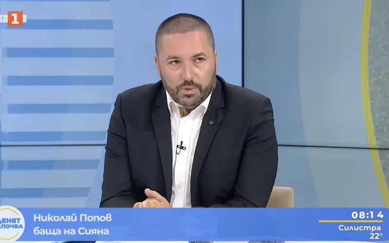 Николай Попов