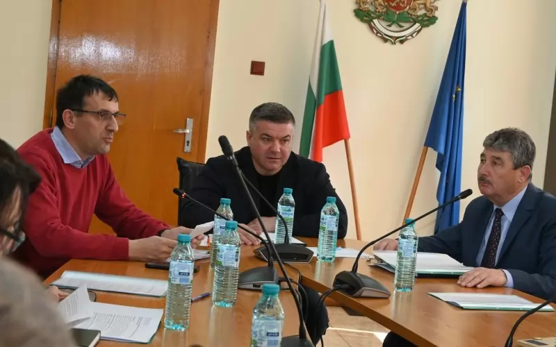 Владимир Димитров отрича официално да е станал член на нова партия.