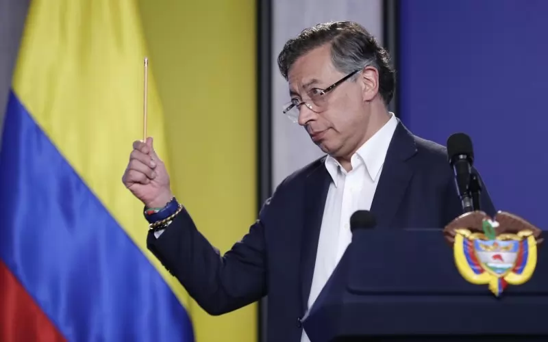 Густаво Петро