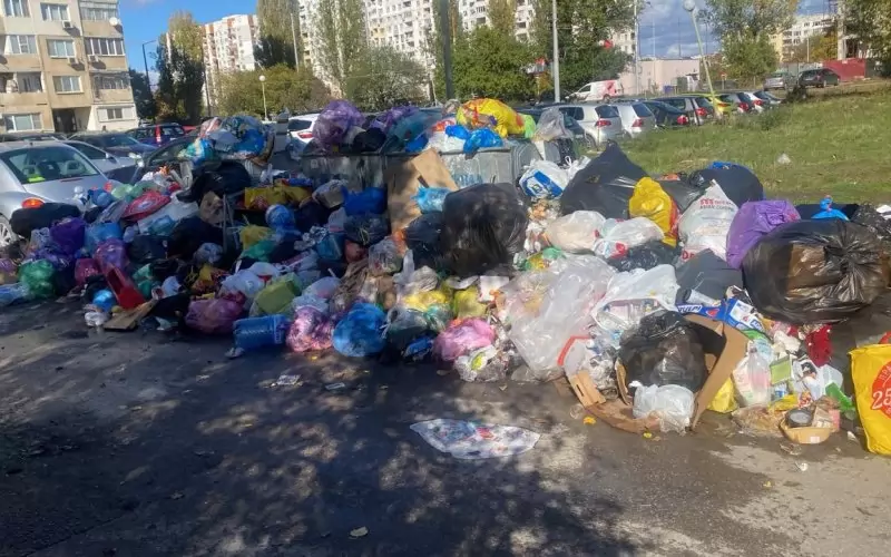 Кадър от камара с боклук в "Люлин".