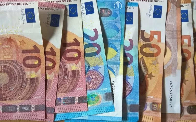 В момента доста често за отпуснатите бонуси в държавната администрация става ясно публично впоследствие и обикновено това е свързано със скандал.