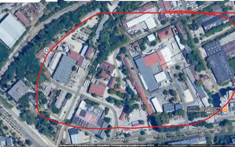  Теренът на бъдещото строителство е доста голям.