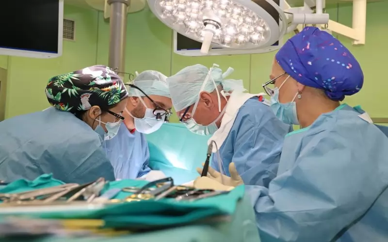 Екипът на ВМА по време на операцията.