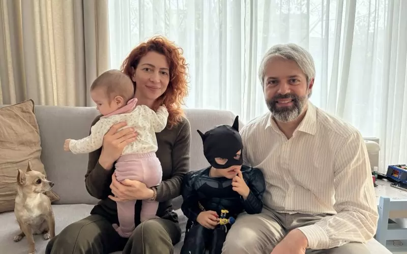 Коцев у дома, сред близките си.