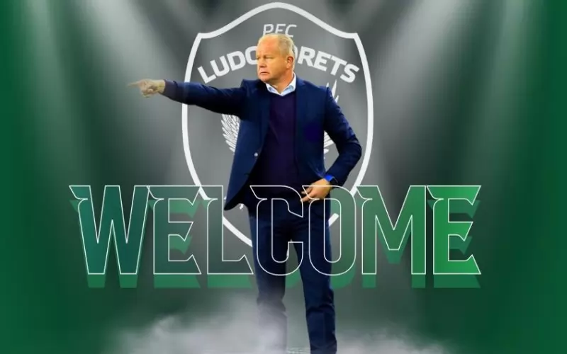 Като футболист 65-годишният Пер-Матиас Хьогмо има 1 мач за националния тим на Норвегия - през 1986 г.