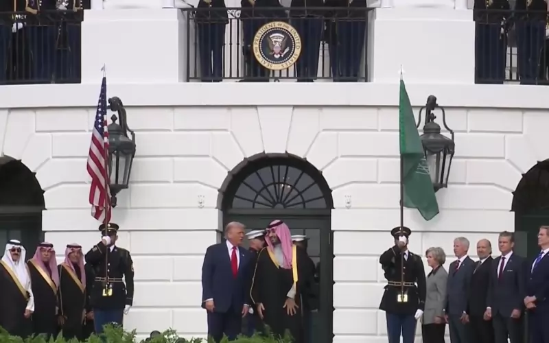 Мохамед бен Салман бе посрещнат тържествено в Белия дом