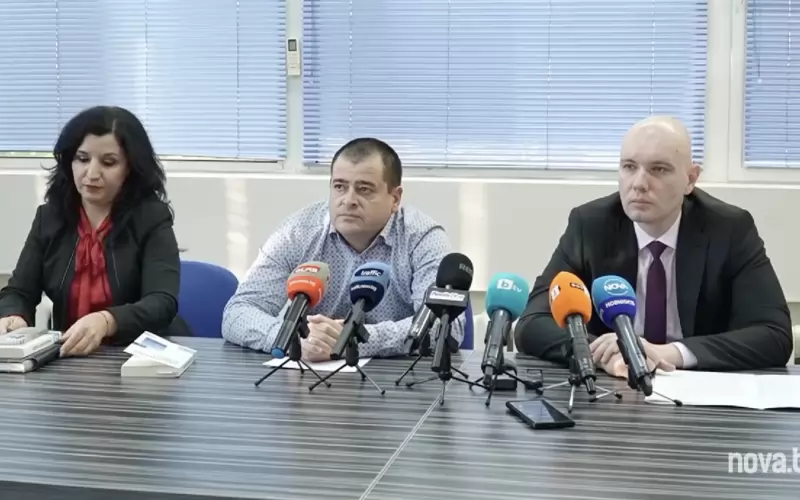 Представители на прокуратурата и полицията разказаха за убийствата два дни след като те са се случили