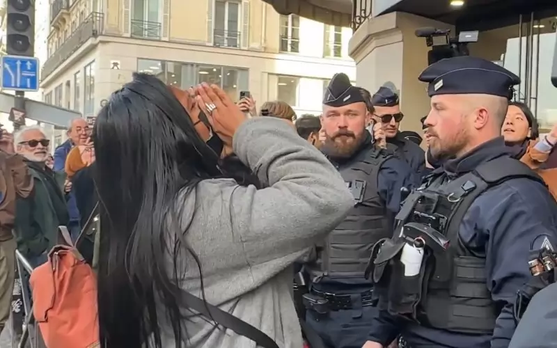 Полицейски части охраняваха магазина на Shein по време на откриването