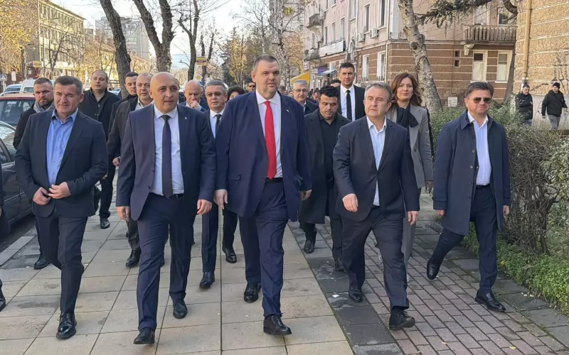 Делян Пеевски с кмета на Кърджали Ерол Мюмюн (вляво от него).