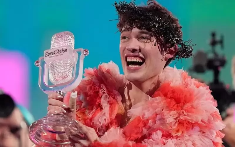 С кристалния си контратенор швейцарският певец Немо спечели "Евровизя 2024" с проечвствената оперна балада The Code.