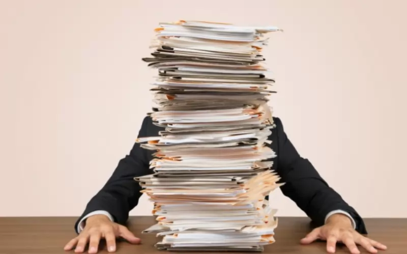 Контролът върху документацията на обществена поръчка може да се проточи месеци. 