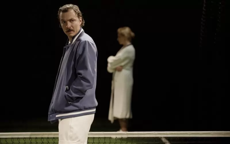  Йордан Ръсин като Чеховия Николай Алексеевич Иванов на мрежата в мача живот.