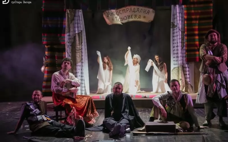 Сцена от спектакъла "Многострадална Геновева" на Анастасия Събева.