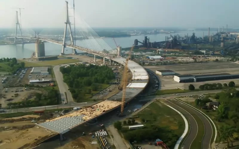 Мостът "Горди Хау"