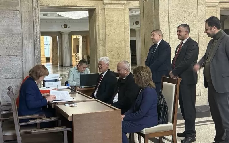 Близките до Радев Димитър Стоянов и Гълъб Донев регистрираха коалицията "Прогресивна България", на която и двамата са председатели.