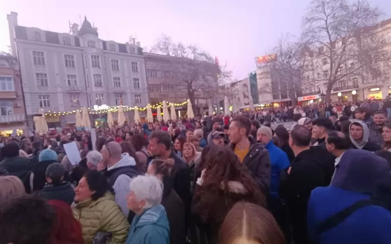 Хиляди излязоха на протест с искане за по-добър градски транспорт тази вечер в Пловдив.