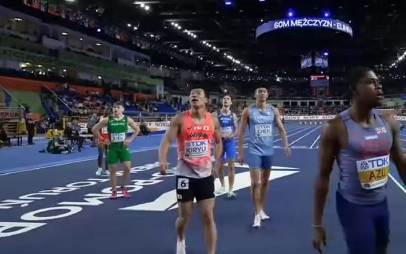 Христо Илиев (вляво) гледа с надежда към таблото с резултатите след финала на серията, само за да установи, че постижението му не е достатъчно за полуфинал