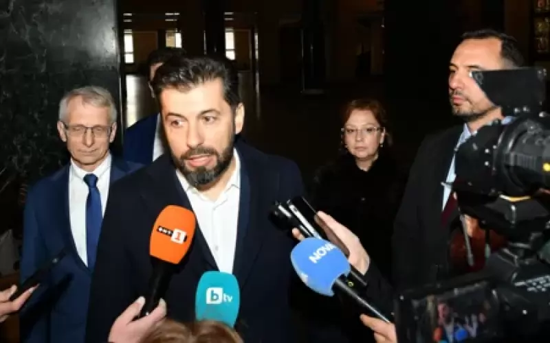 Кирил Петков преди заседанието по делото срещу него в столичната Съдебна палата