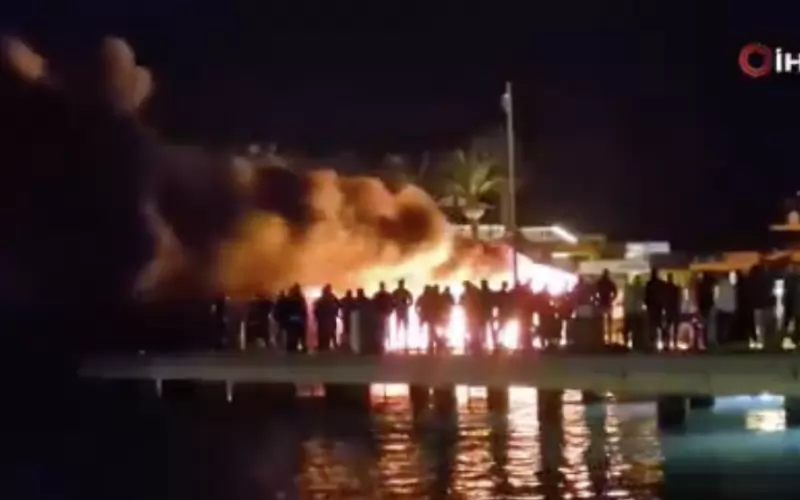 Кадър от гасенето на яхтеното пристанище