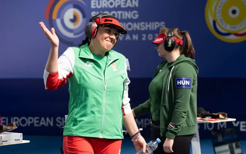 Антоанета Костадинова - секунди след завоюването на втория си индивидуален медал от европейски първенства.