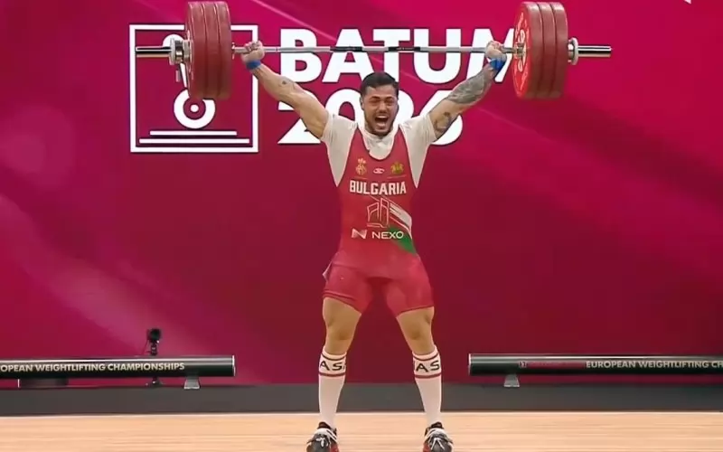 Карлос Насар е изхвърлил 176 кг, които му осигуриха златото в първото упражнение