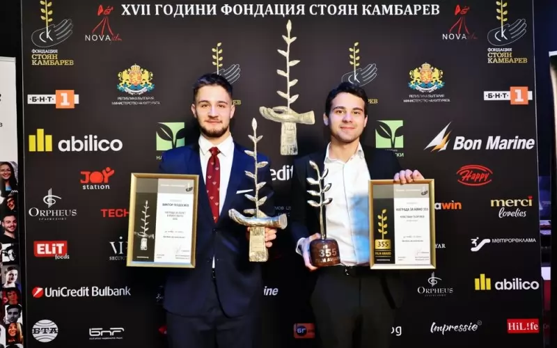Валдхорнистът Виктор Теодосиев (вляво) и младият кинорежисьор Кристиан Георгиев са големите победители в тазгодишното издание на наградите за полет в изкуството "Стоян Камбарев".