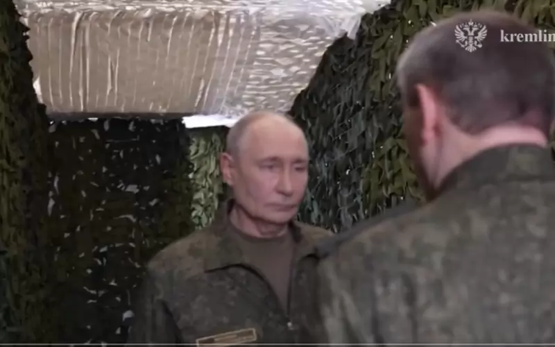 Владимир Путин пак облече военна униформа, за да отбележи големи "успехи" на фронта