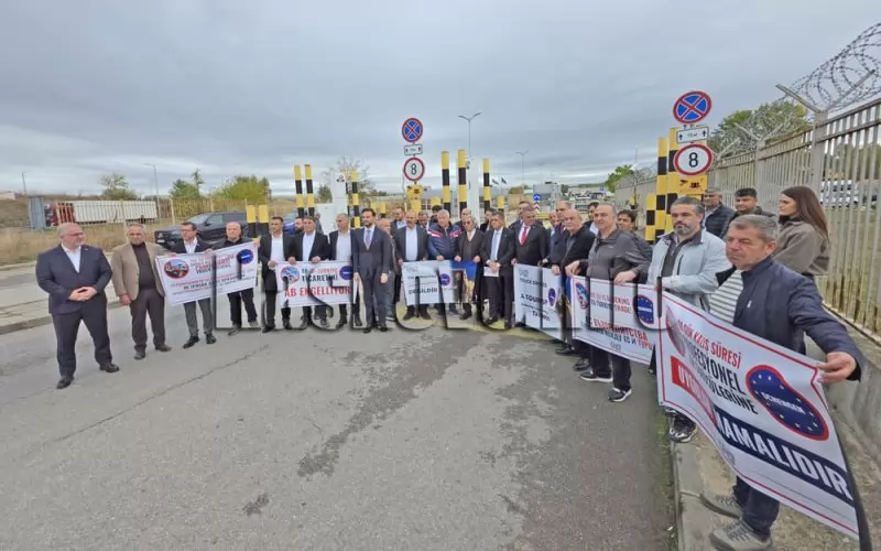 Турски превозвачи протестираха днес на граничния пункт Капъкуле-Капитан Андреево срещу ограничението за престой до 90 дни в рамките на 180 дни в Шенгенското пространство.