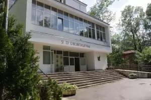 И на трето класиране в елитните гимназии останаха по 2-3 свободни места