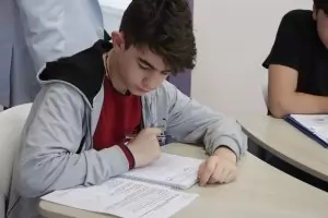 Новата учебна година идва с безплатни учебници за всички деца