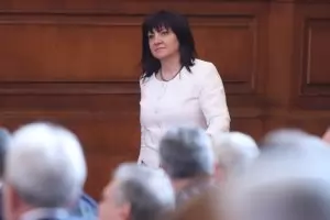 Караянчева: Речта на Радев е писана като за президент на вражеска държава