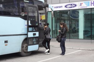 Въпреки че законодателят задължи да се монтират предпазни колани в