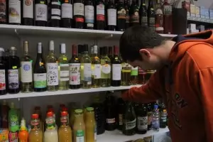 МФ отложи новите бандероли за алкохола за 1 април 2022 г.