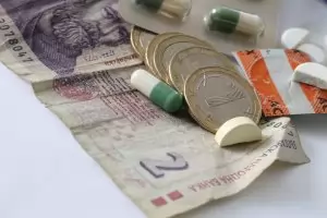  ДДС върху лекарствата трябва да падне. Въпреки Пеевски