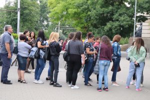 Близо 3500 зрелостници ще получават месечна стипендия от 100 лв