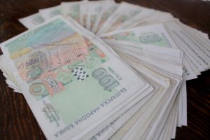 Барон Мюнхаузен, пари от хеликоптери и други икономически маневри